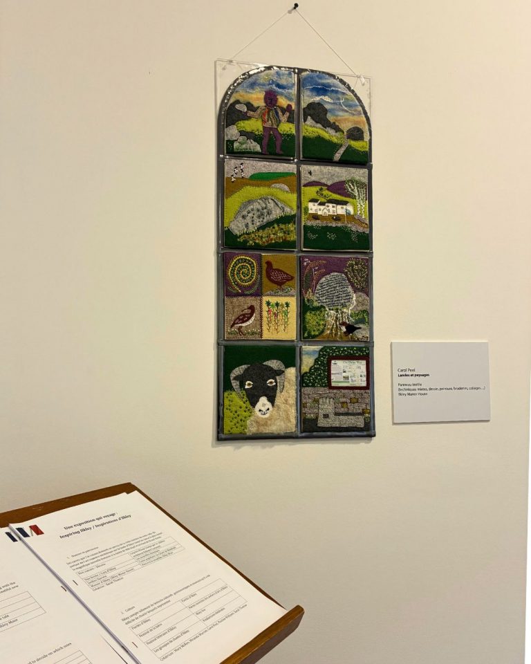 Accrochage-english-corner_musee-quesnel-moriniere-2
