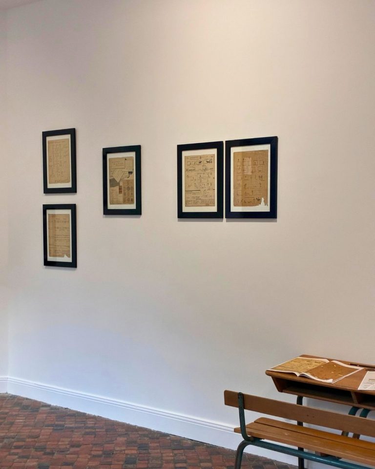 Accrochage-english-corner_musee-quesnel-moriniere-5